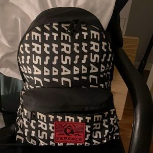 (FINAL SALE 🚨🎉)Versace Speed backpack (final sale)